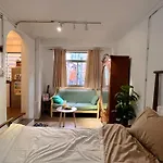 Homest Stay Near Bui Vien Street
